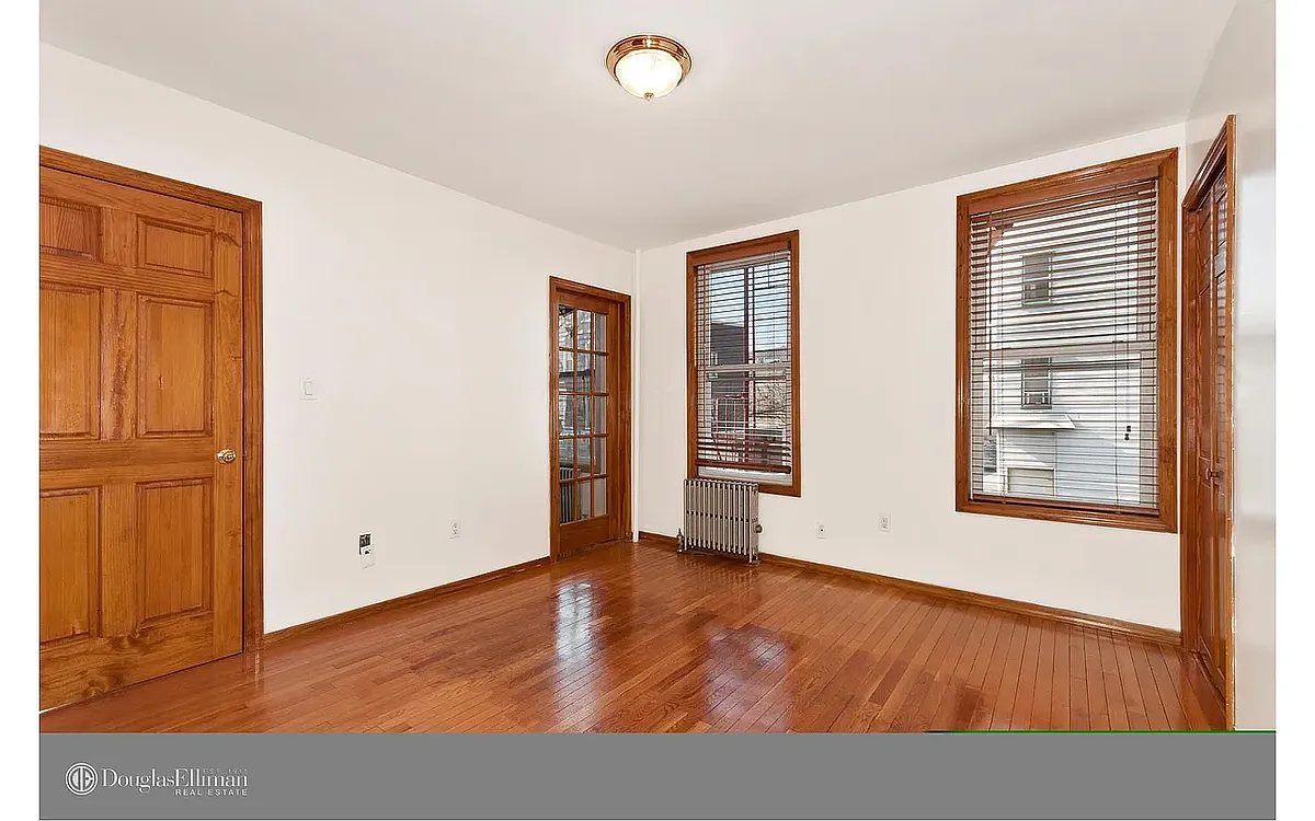 Building Photo - 488 Graham Ave #1