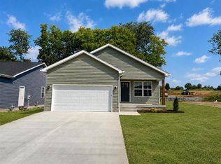 704 Cherry Blossom Rd, Bowling Green, KY 42103