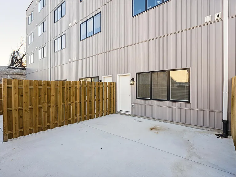 1420 Point Breeze Avenue — Photo 28