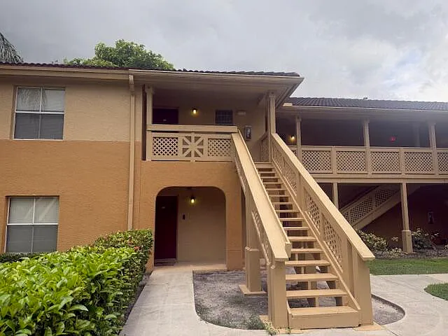 2 bed, 2.0 bath, 888 sqft, $2,000 — Photo 1