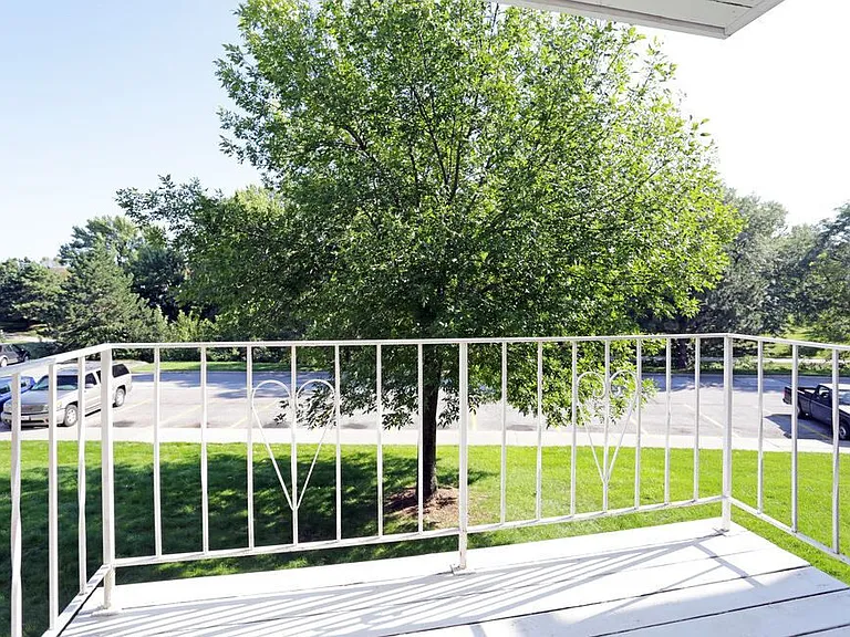 Colonial Heights — Photo 9