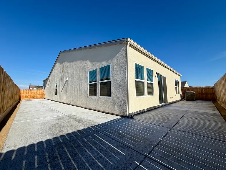 3323 N Contessa Ave — Photo 16