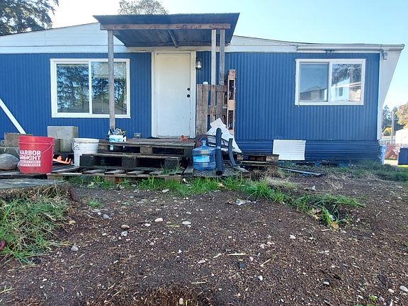 3rd image of 1921 208th Street E #12