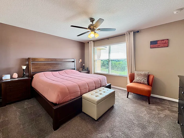 Spacious master bedroom - 1720 RETREAT VIEW CIR.