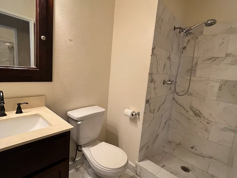 5646 La Mirada Ave #2 — Photo 14