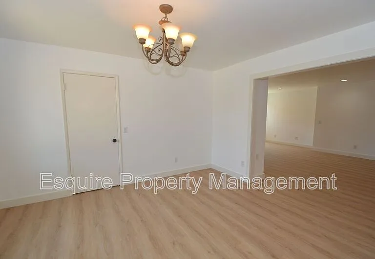 13515 W Telegraph Rd — Photo 15
