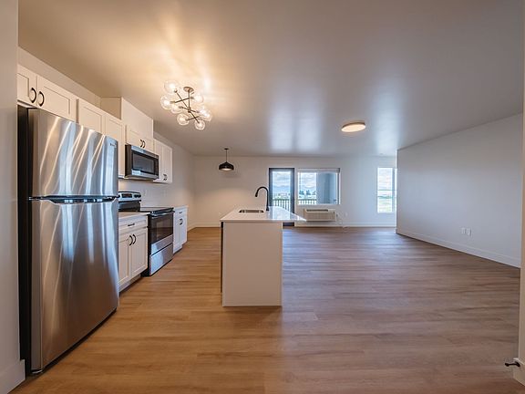 3rd image of 432 Cobalt Dr #204
