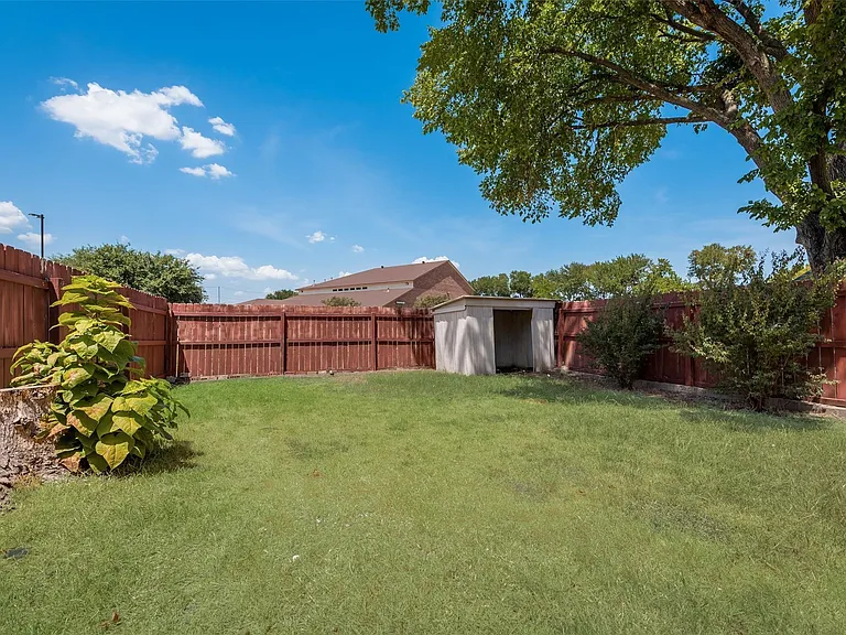 5209 Daytona Dr — Photo 17