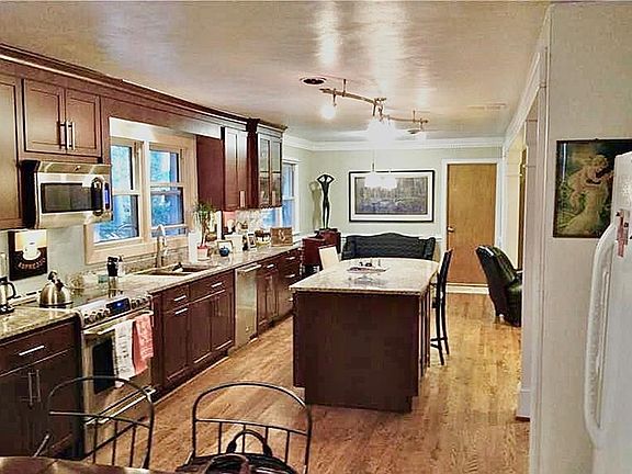 5th image of 637 Lynn Shores Dr
