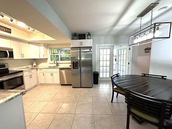 4th image of 13837 54th Ln N