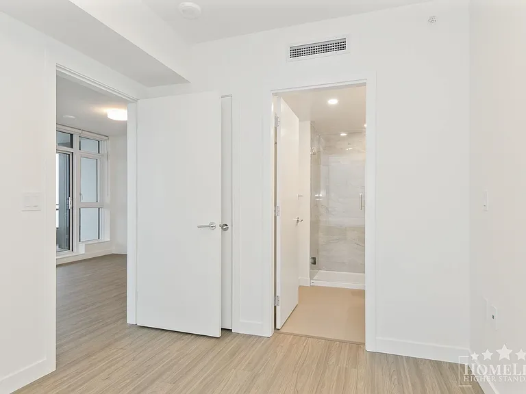 13675 107a Ave #3008 — Photo 9