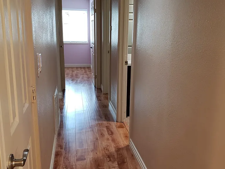 325 Goshen Ct — Photo 22