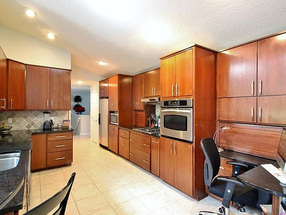 2nd image of 1009 NW Waterfront Dr