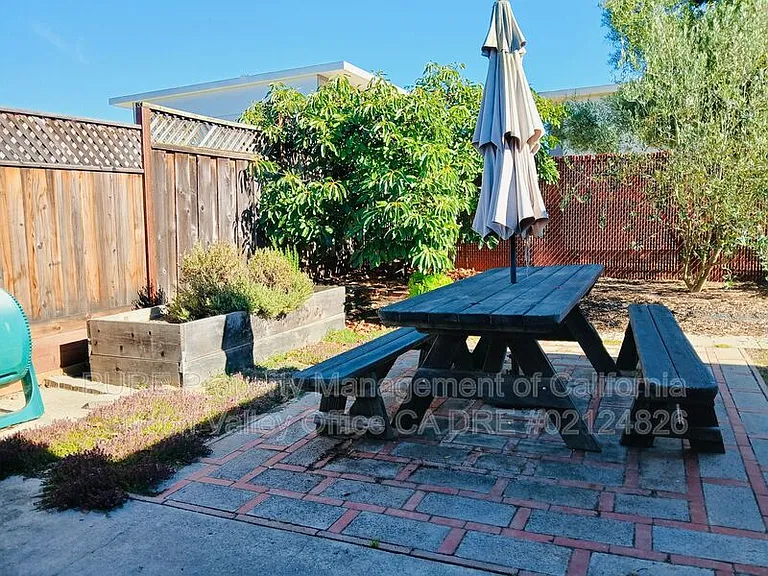 2325 7th Ave — Photo 13