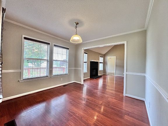 4th image of 3494 Torrington Ln