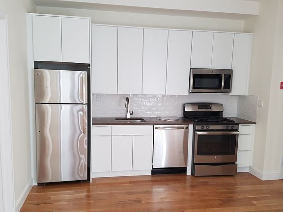 2nd image of 303 Woodbine St APT 2
