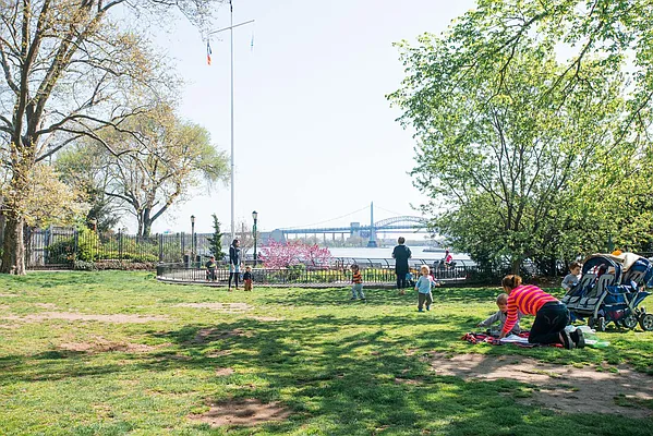 Sold by Compass | media 17