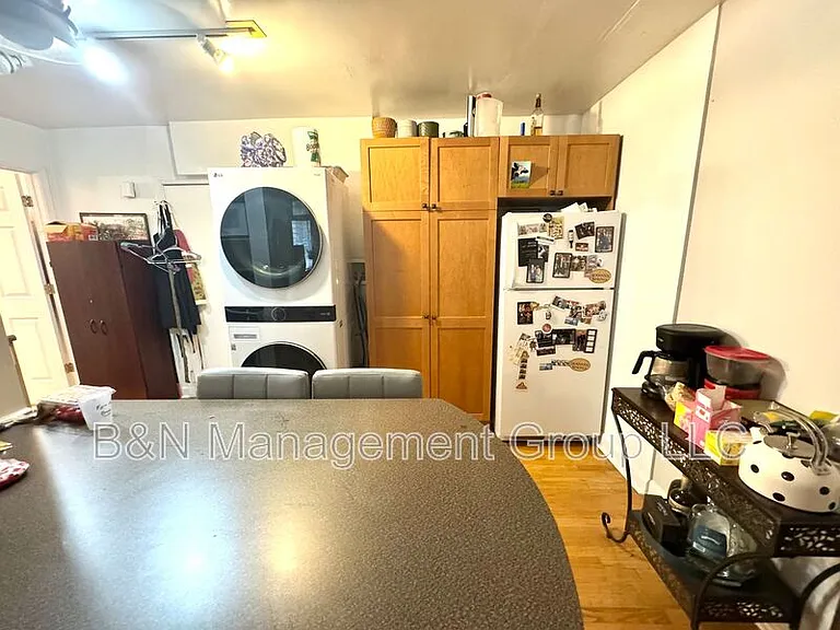 918 W Oakdale Ave #BF — Photo 6