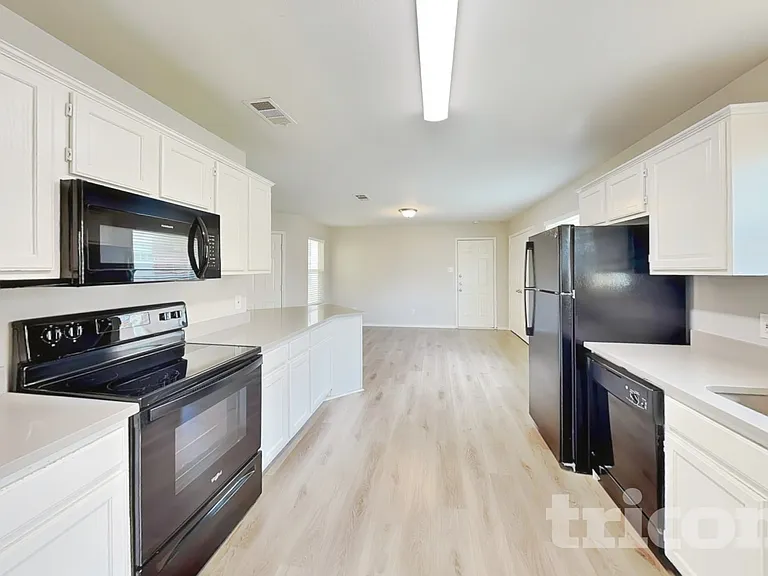 1110 Wayne Ave — Photo 7