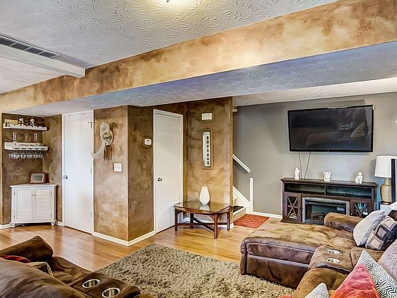 4th image of 5253 Sherry Ln