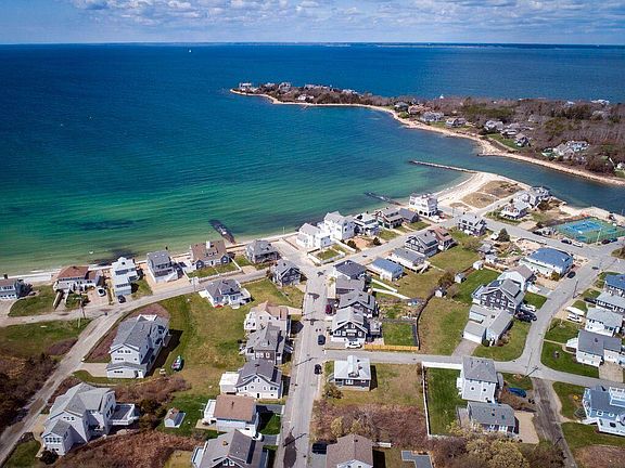 4th image of 142 Silver Beach Avenue