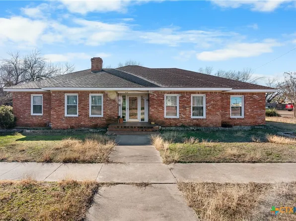 912 E Leon St, Gatesville, TX 76528