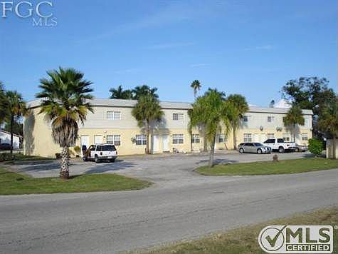 2 bedroom and 1/2 Bathroom