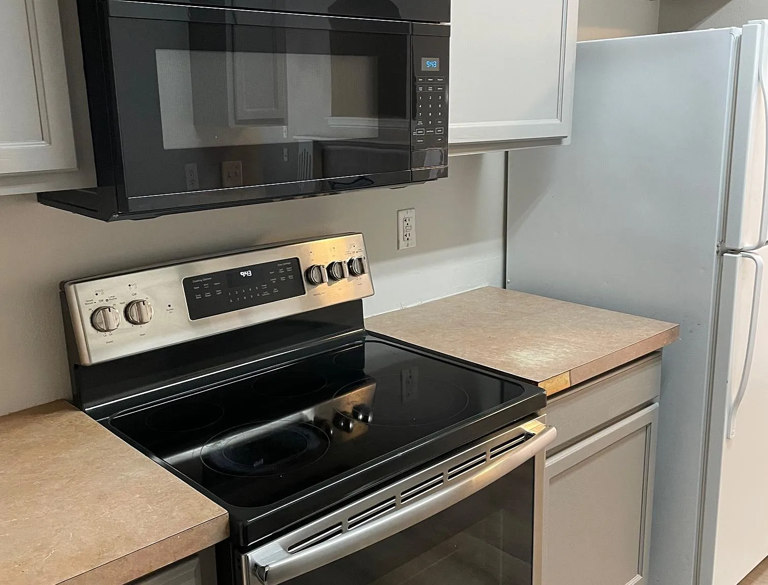 2 bed, 975 sqft, $1,695 — Photo 4