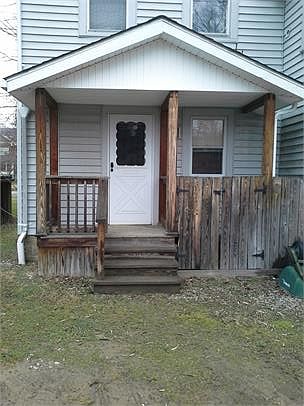 2nd image of 337 Hickory St APT B