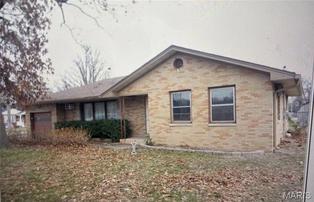 416 Albers Pl photo 1