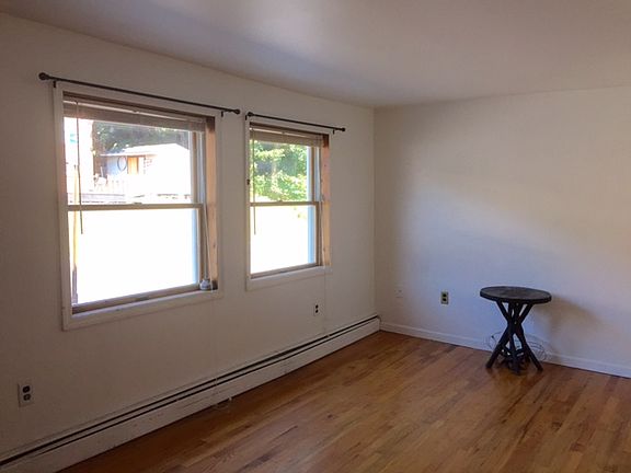 4th image of 1 Grand St