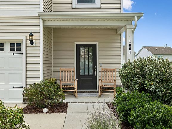 4th image of 1004 Baltusrol Ln