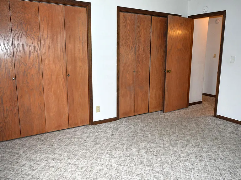 425 W Maine St — Photo 11