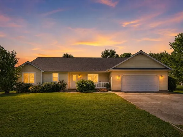 14169 E Dutch Ln, Effingham, IL 62401
