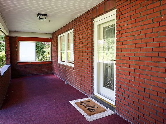 3rd image of 743 Butler Rd