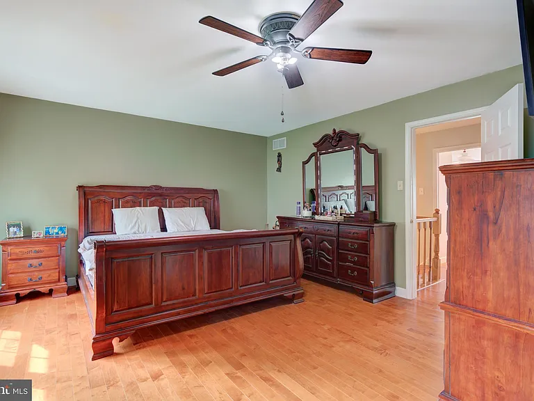 92 Kirkwood Dr — Photo 14