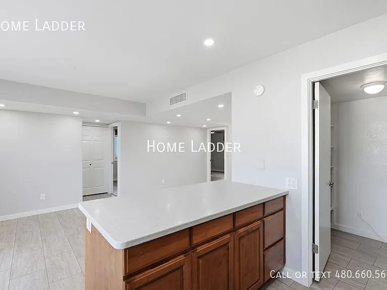 5849 N 81st St — Photo 10