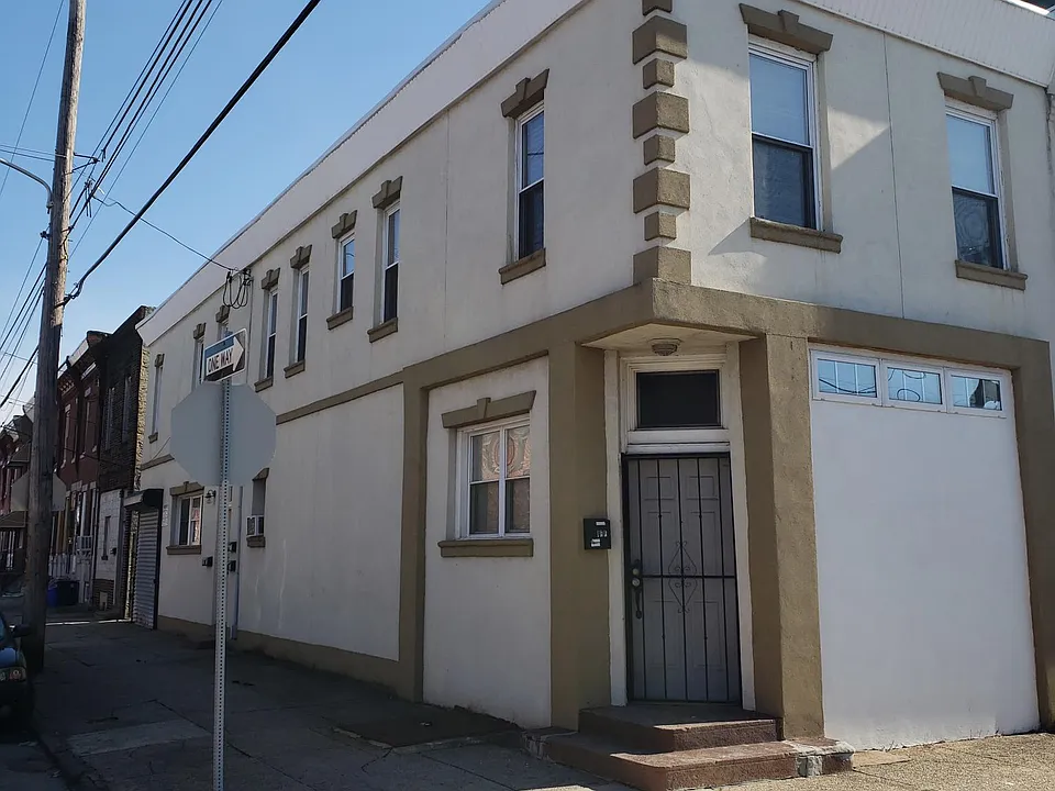 1800 S 21st St