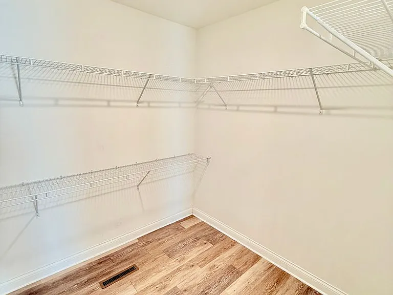 1148 S Elmwood Ave — Photo 21