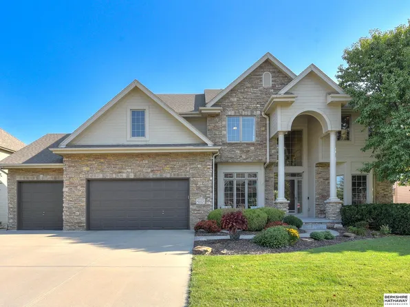 19360 Woolworth Ave, Omaha, NE 68130