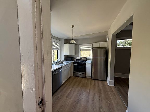 5th image of 747 Barnett St NE APT 3