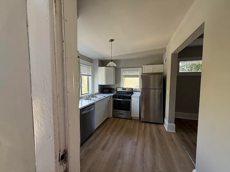 747 Barnett St NE #3 — Photo 5