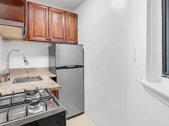 4th image of 201 W 91st St APT 4B
