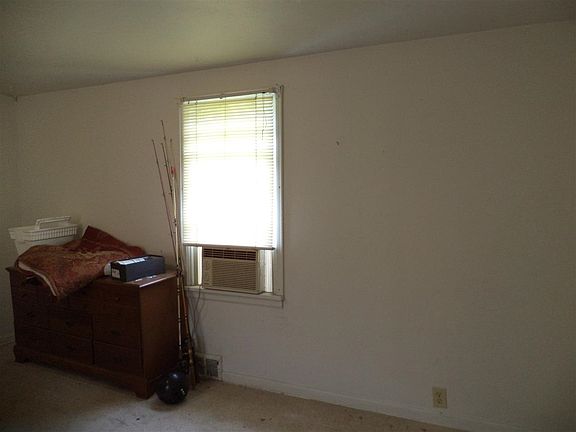 4th image of 138 E Willow Dr