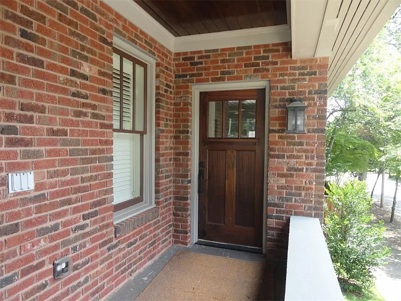 1325 N Highland Ave NE APT B photo 1