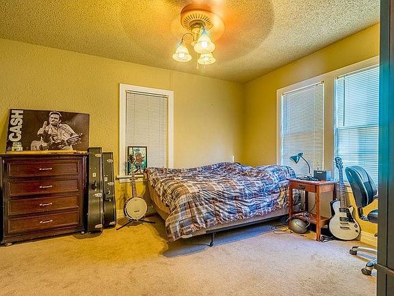 4th image of 415 W Daws St #1