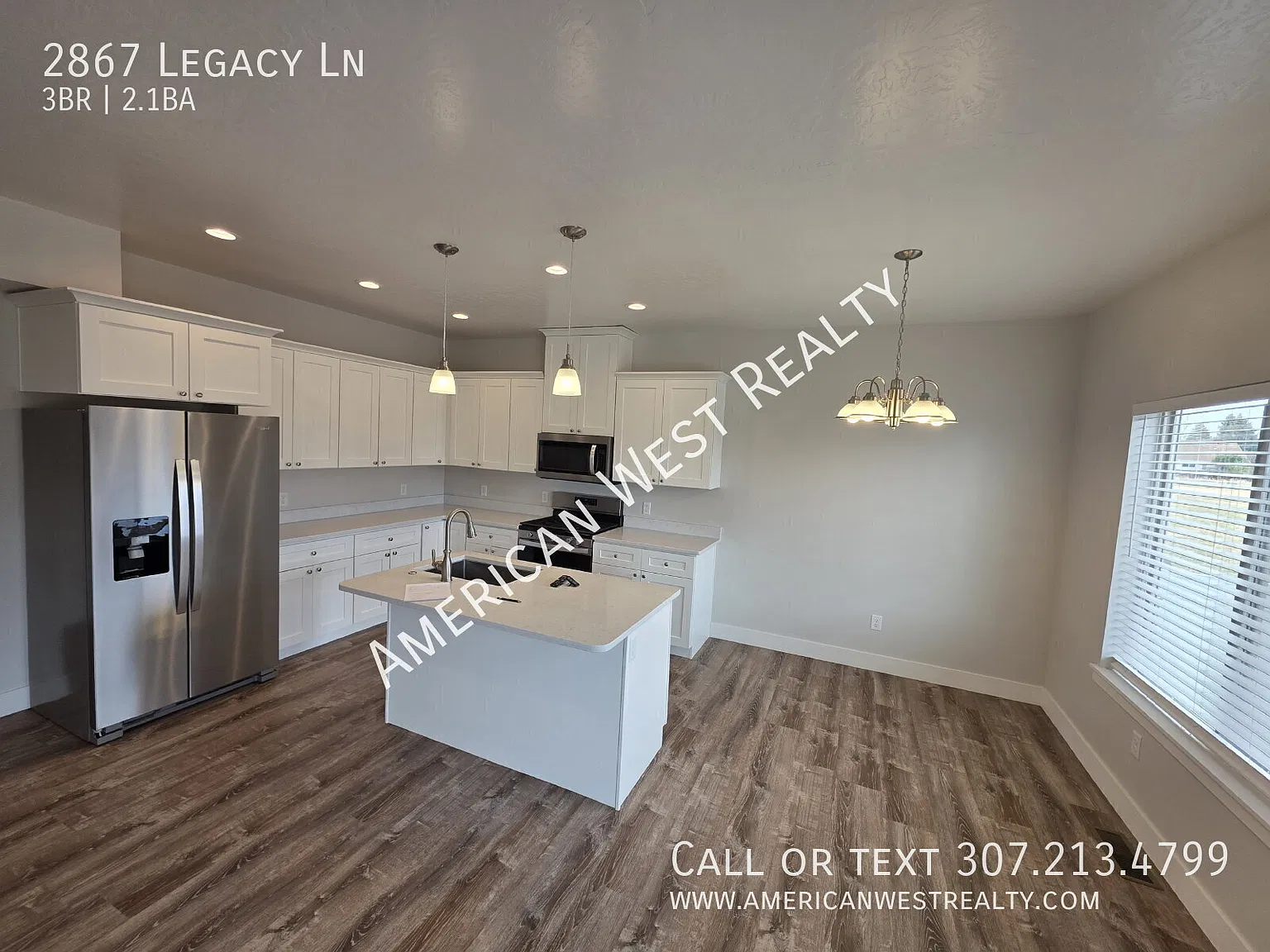 Beautiful newer Townhome 3 bed/2.5 bath/1 car garage — Photo 2