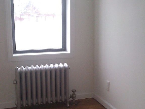3rd image of 2147 27th St APT B2