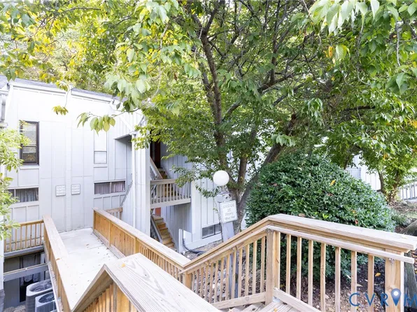 10404 Iron Mill Rd, North Chesterfield, VA 23235