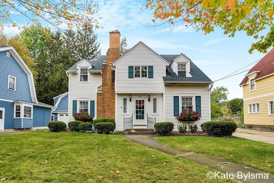 1857 Hillmount St NW, Grand Rapids, MI 49504 Zillow